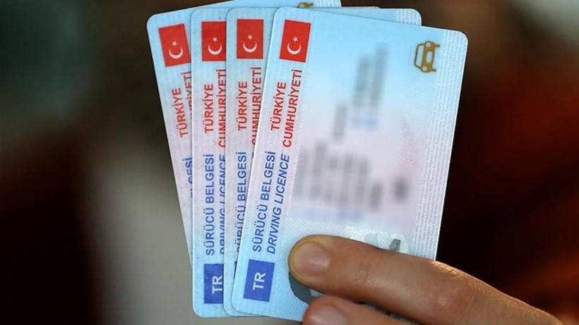 Ehliyet Sahipleri Havalara Uçacak: A-B-C-D-E Sınıfları İçin O Şart Ortadan Kalktı! - Resim: 1