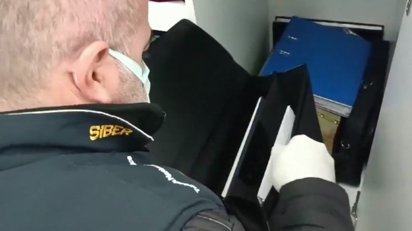 Antalya'da Yasa Dışı Bahis ve Dolandırıcılık Operasyonları - Resim : 1