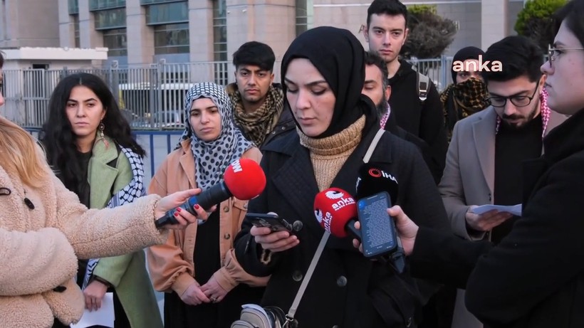 Bakan Tunç Yalanlamıştı... 9 Genç Adliye Önünde: 'Çıplak Arandık, Başörtümüz Kesildi' - Resim : 2