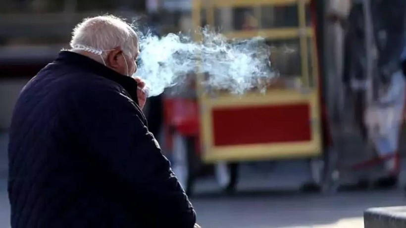 1 Ocak İtibariyle Sokakta Sigara İçmek Yasaklandı: Uymayanlara Para Cezası Kesilecek - Resim: 1