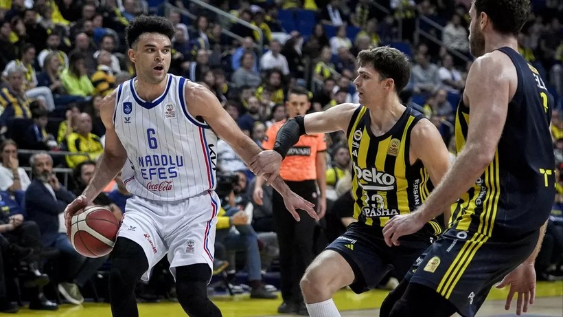 EuroLeague'de Fenerbahçe Beko ve Anadolu Efes Karşı Karşıya - Resim : 2