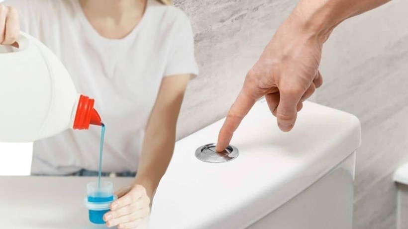 Tuvalet Sifonuna 1 Kapak Yumuşatıcı Dökün Etkisini Görün: Otellerin Gizli Sırrı İfşa Oldu - Resim: 2