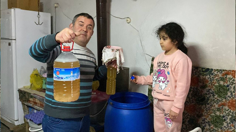 Fıçılarda Tam 12 Ay Bekletiliyor: Süzüp Bardak Bardak İçince Faydası Saymakla Bitmiyor - Resim: 2