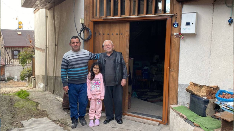 Fıçılarda Tam 12 Ay Bekletiliyor: Süzüp Bardak Bardak İçince Faydası Saymakla Bitmiyor - Resim: 1