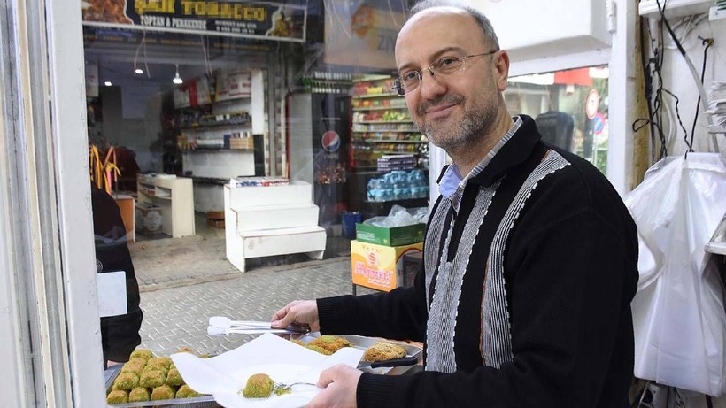 7 Yaşında Öğrendiği İş Mesleği Oldu: Tepsi Tepsi Satıyor, Namını Duyan Oraya Koşuyor - Resim: 5