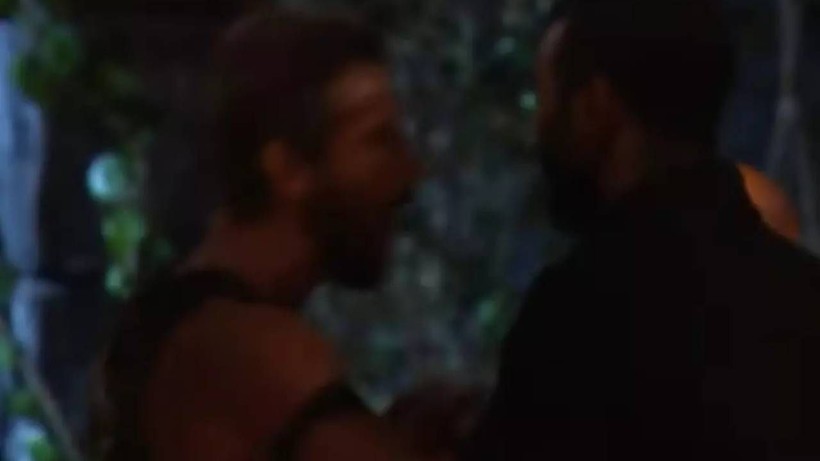 Survivor'da Büyük Kavga! Yapım Ekibi Devreye Girdi - Resim: 2