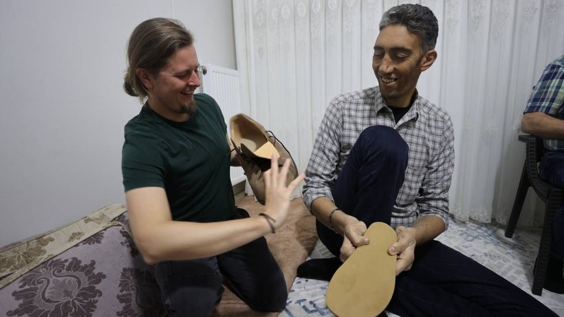 Dünyanın En Büyük Ayakları Onda... 'En Uzun Adam' Sultan Kösen'in Ayakkabı Numarasını Duyanlar Şoke Oldu - Resim: 3