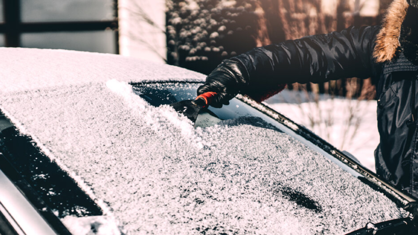 Ne Çiziyor Ne Masraf Çıkarıyor: Buzlu Araba Camını Bu Şekilde Temizleyin - Resim: 2