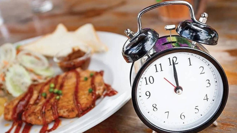 Akşam Yemeği İçin En Doğru Saat Aralığı Belli Oldu: Uzmanlar Dakikasına Kadar Açıkladı - Resim: 1