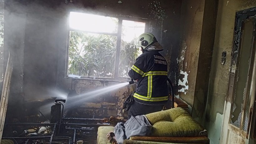 Samsun’da Yangın, Mahalle Ayağa Kalktı - Resim : 2