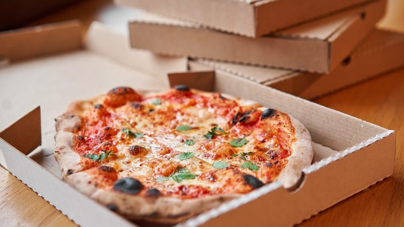 Yuvarlak Pizzalar Neden Kare Kutulara Koyulup Üçgen Kesilir? Meğer Sebebi Buymuş - Resim: 1