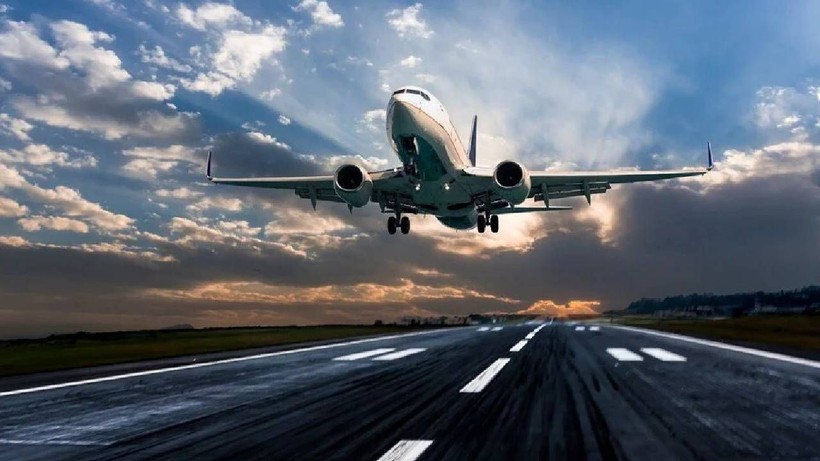 Yolcu Dolu Uçakta Bomba Alarmı! Ekipler Harekete Geçti - Resim: 2