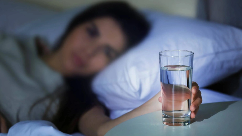 Geceleri Su İçme İhtiyacı Hissediyorsanız Dikkat! Bu Sinsi Hastalığın Belirtisiymiş: Bir Anda Ortaya Çıkıyor - Resim: 1