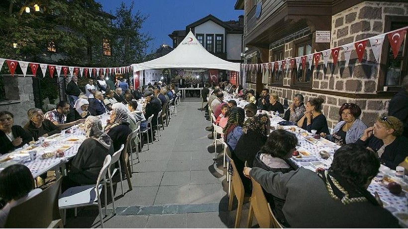 Ücretsiz İftar Sofraları Belli Oldu! İstanbul ve Ankara'da İftar Çadırları Buralara Kurulacak - Resim: 5