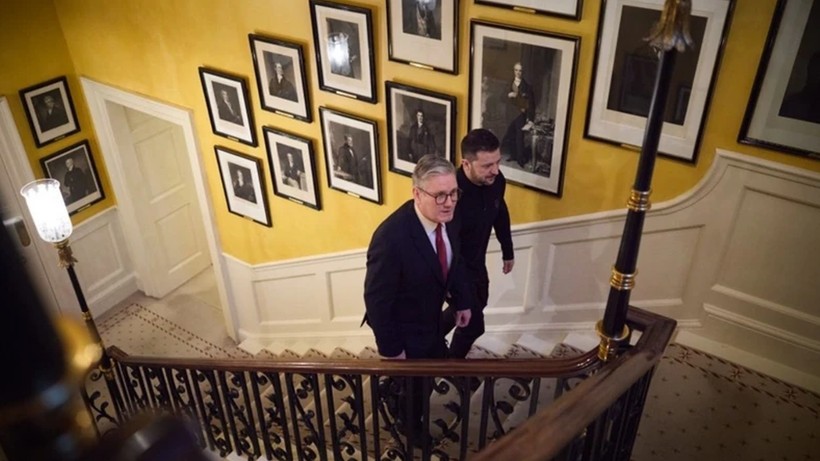 Trump'ın Beyaz Saray'da Azarladığı Zelenskiy'e Londra Destek Verdi - Resim : 2