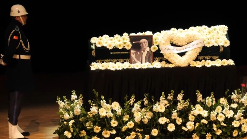 Türk Müziğinin Büyük Ustasına Acı Veda - Resim : 5