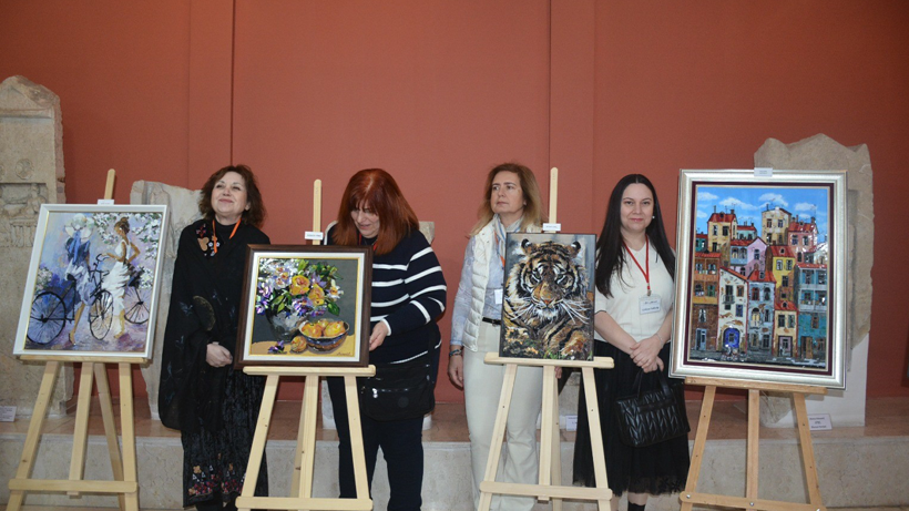 Sinop’ta Kadınlar Günü’ne Özel Sergi, Emekler Bİr Bir Dizildi - Resim : 1