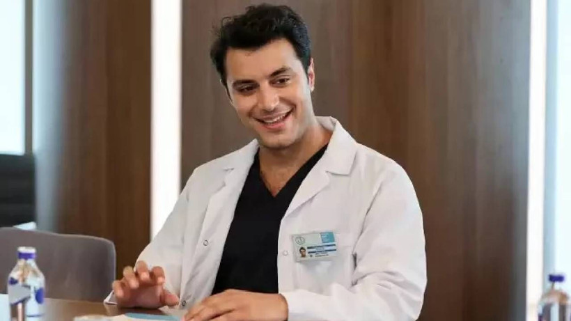 Show TV'nin Sevilen Dizisi Bahar'da Flaş Ayrılık: Ünlü Oyuncu Diziye Veda Ediyor - Resim: 3