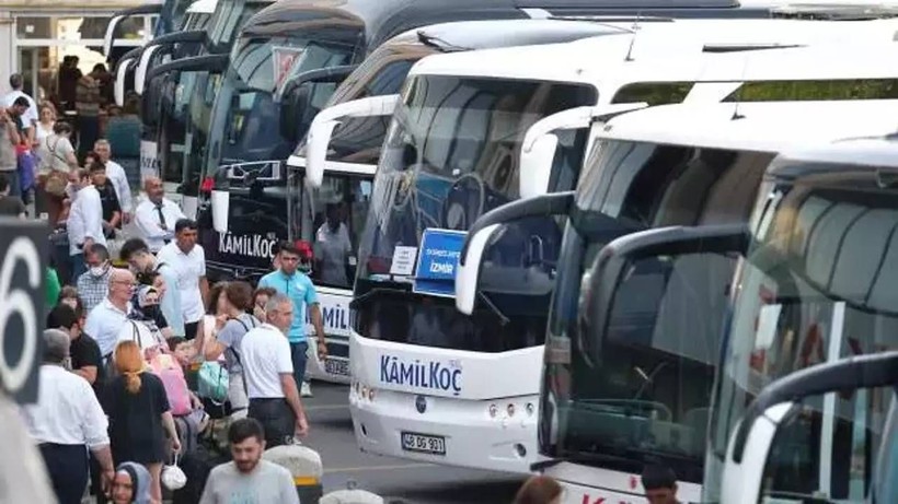 Ramazan Bayramı Öncesi Fırsatçılar İş Başında: Otobüs ve Uçak Bileti Fiyatları Uçtu - Resim: 5