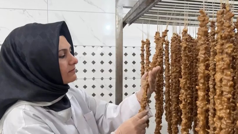 Samsun’dan Gelin Geldi, Dededen Toruna Meslek Sahibi Etti! Günde 2 Ton Üretiyor, Türkiye’nin Her Yerine Satıyor! - Resim: 1
