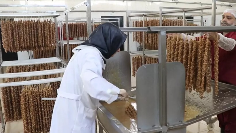 Samsun’dan Gelin Geldi, Dededen Toruna Meslek Sahibi Etti! Günde 2 Ton Üretiyor, Türkiye’nin Her Yerine Satıyor! - Resim: 2