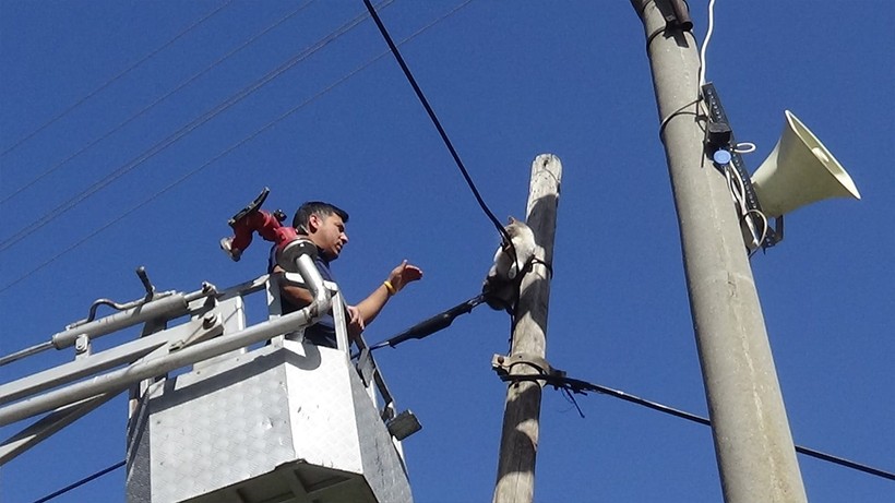 Aç Susuz Direk Üstünde İki Gün, Mahsur Kalan Kedi Kurtarıldı - Resim : 2