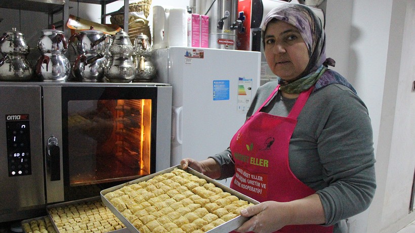 200 Yıllık İnanılmaz Gelenek… Ne Fıstıklı Ne Cevizli Bu Baklavanın İçindekini Duyan Şaşıp Kalıyor - Resim : 1