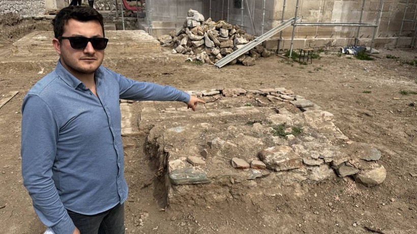 Sultan 2. Bayezid Yaptırmıştı: 540 Yıllık Caminin İçinden Çıktı... Tarihçiler Didik Didik İnceliyor - Resim: 3