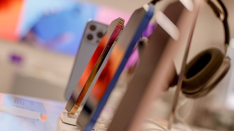 Trump'ın Gümrük Vergileri iPhone'u Fena Vurdu: Fiyatı Dudak Uçuklatacak! - Resim: 1