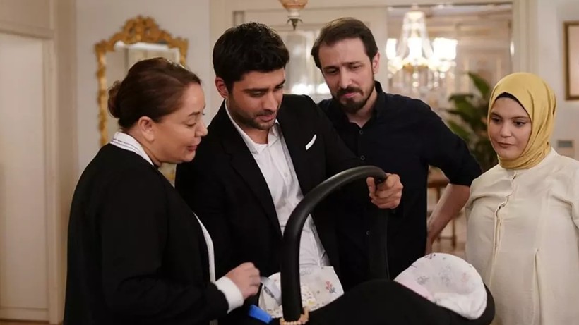 Kızılcık Şerbeti’nin ‘Pembe’si Sibel Taşçıoğlu'nun Arkadaşı Ortalığı Karıştırdı... Diziye Veda Etmeyecek mi? - Resim : 3