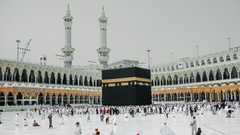 Kabe'ye Alınmama Sebebi Gündem Oldu... 'İslam'ın Doğduğu Yerde Yasak' Diyerek İsyan Etti - Resim : 1