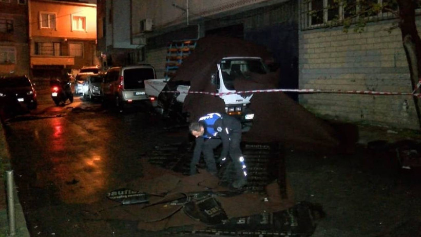 İstanbul'u Lodos Vurdu! Bina Çöktü, Çatılar Uçtu, Elektrik Kesildi... - Resim : 2