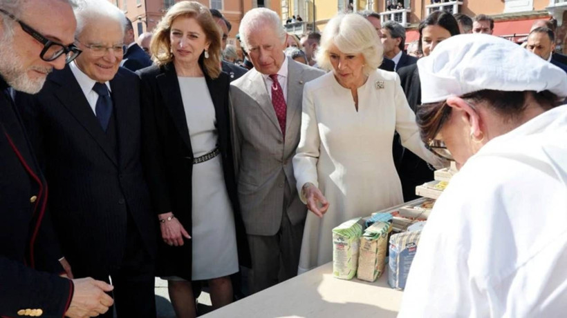 Kral ve Kraliçe İtalya'da: Yöresel Pazarda Makarna Yaptılar - Resim: 7