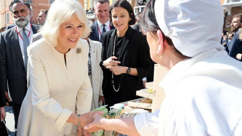 Kral ve Kraliçe İtalya'da: Yöresel Pazarda Makarna Yaptılar - Resim: 4