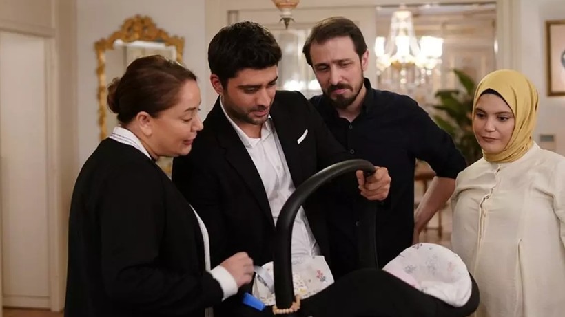 Kızılcık Şerbeti’nde Pembe’ye Büyük Vefasızlık… Herkes Ağlarken Kim Veda Etmedi? - Resim: 1