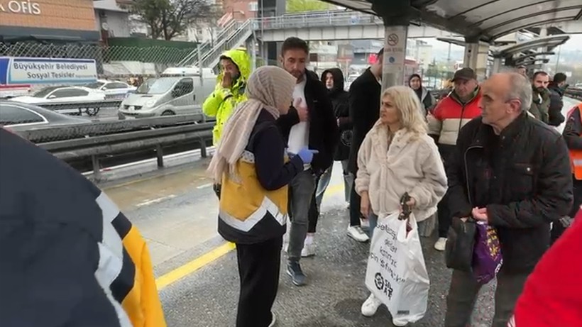 Avcılar'da Metrobüs Kazası! Yaralılar Var - Resim : 2