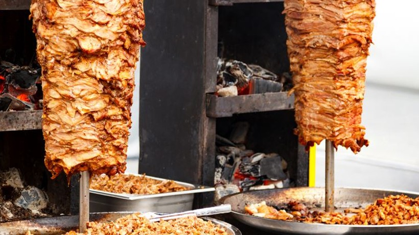 Türkiye’de Tavuk Döner Alarmı, Skandal Büyüyor… Yüzlerce Kişi Ölümden Dönmüştü - Resim : 1