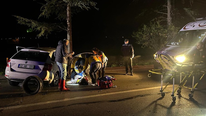 Üniversiteyi Kahreden Ölüm! Otomobildeki Doçent Hayatını Kaybetti, Eşi ve Oğlu Yaralandı - Resim : 1