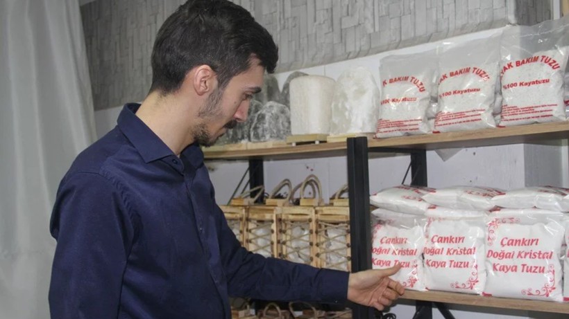 22 Yaşında Kendi İşinin Patronu Oldu: Gören Çalışan Zannedip Yanından Geçiyor! 81 İle Gönderiyor, Paraya Para Demiyor - Resim: 3
