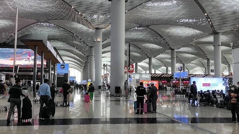 İstanbul Havalimanı'nda Fiyatlar Çıldırdı! Burada Karnını Doyuran, Cebini Boşaltıyor! Avrupa Bu Fiyatları Konuşuyor - Resim: 2