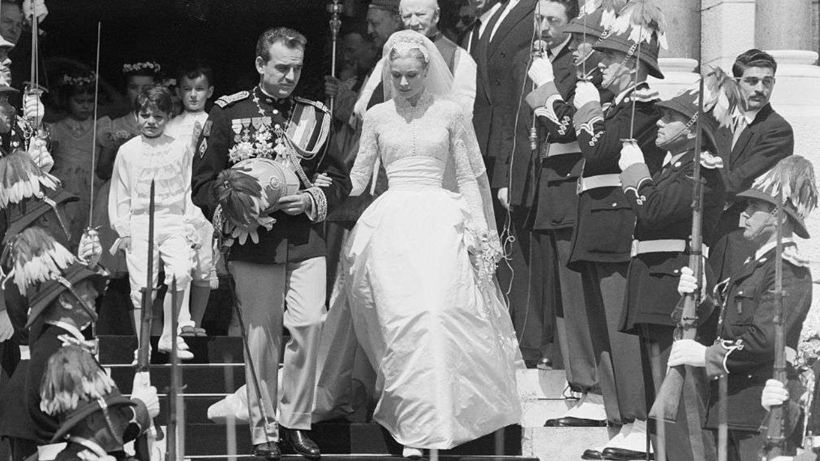 Tarihin En Pahalı Gelinliğinin Fiyatı Dudak Uçuklattı! Yıllardır Moda Dünyasına İlham Kaynağı Oluyor - Resim: 2