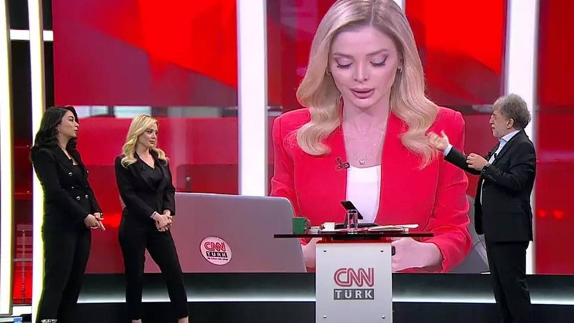 Deprem Anında "Annemi Arayın" Sözleriyle Gündem Olmuştu: Depreme Canlı Yayında Yakalanan Spiker Meltem Bozbeyoğlu O Anları İlk Kez Açıkladı - Resim: 3