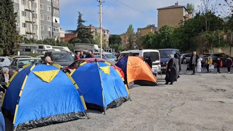 İstanbul Depremi Sonrası Fiyatları Uçtu! Çadır ve İlk Yardım Çantası Cep Yakıyor! Fırsatçılar Harekete Geçti - Resim: 3