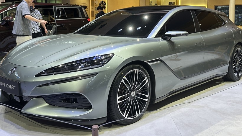 BYD Yeni Göz Bebeğini Sahneye Çıkardı: Rakipleri Tir Tir Titreyecek - Resim : 1