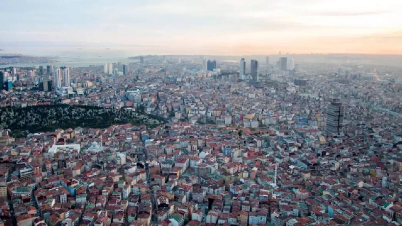 İstanbul’da İlçe İlçe Hissedilen Deprem Şiddeti Açıklandı: Hangi İlçe Kaç Şiddetinde Sallandı? - Resim: 1