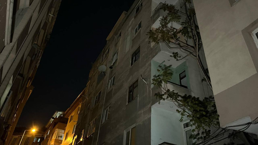 İstanbul'da 6.2'lik Deprem Sonrası 5 Katlı Bina Tahliye Edildi - Resim : 1