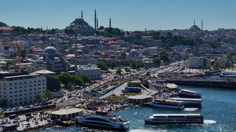 Fiyatlar Uçtu, Turist Kaçtı: İstanbul'da Tatil Cep Yakıyor - Resim : 1