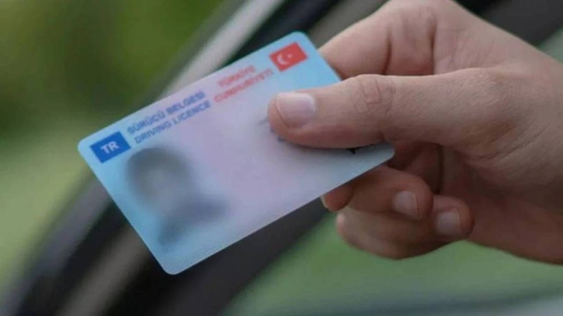 Ehliyet Yenilemek İçin Son Tarih Yaklaşıyor: 15 TL Yerine 4 bin 423 Lira Ödemeyin! - Resim: 1