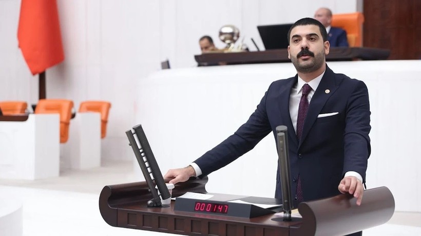 CHP’li Ali Gökçek’ten Bakan Yerlikaya’ya Soru Önergesi: 'Cemaatin Aracına Kim, Neden Çakar İzni Verdi?' - Resim : 1