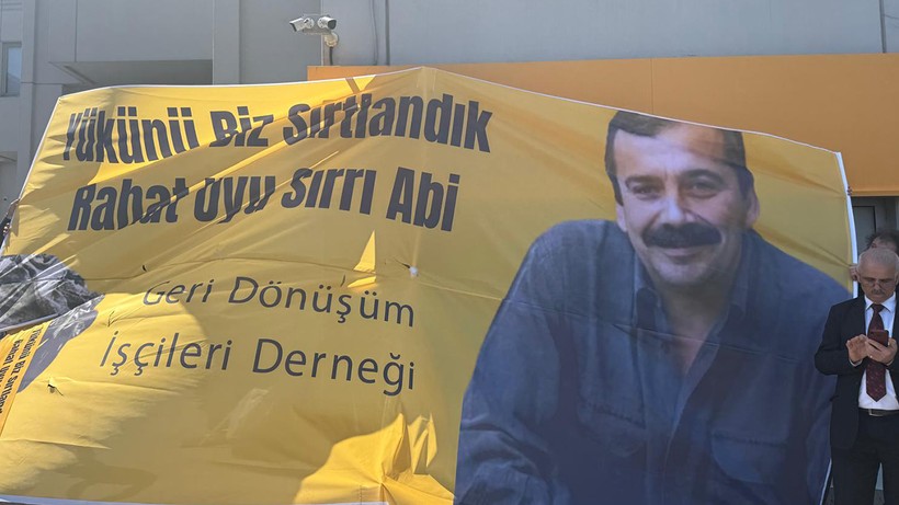 Sırrı Süreyya Önder'e Son Görev! Kızı Yazdığı Mektubu Okudu: 'Baba Hayatın Bütün Rengi Gitti' - Resim : 7